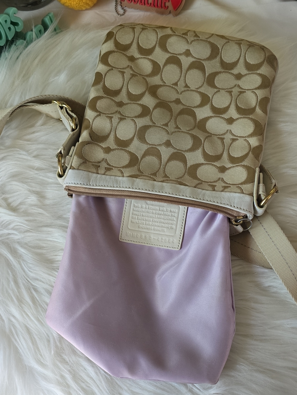 Coach SIG C's Crossbody Bag with turnlock And White Trim - Picture 12 of 13